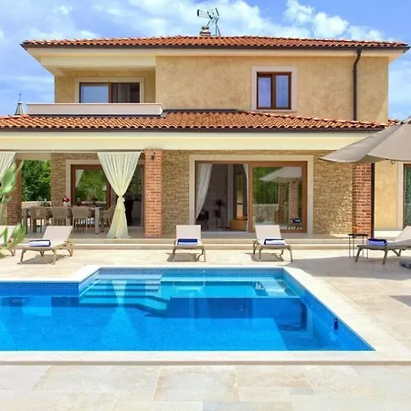 Hotel Maris Comfortable 4*